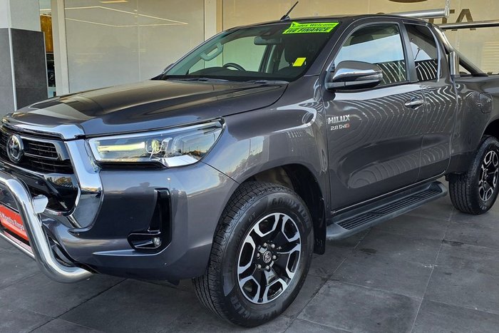 2021 Toyota Hilux SR5