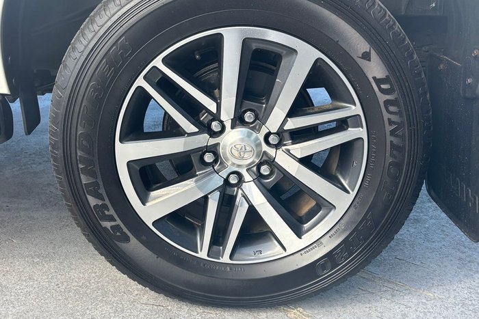 2019 Toyota Hilux SR5