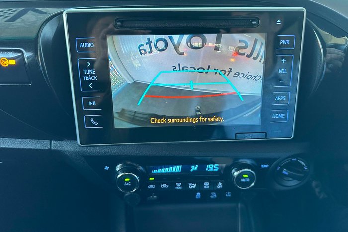 2019 Toyota Hilux SR5