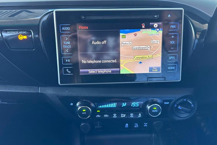 2019 Toyota Hilux SR5
