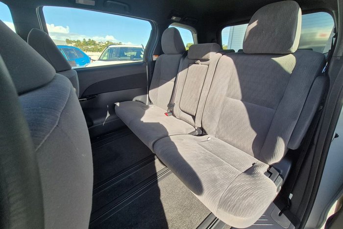 2017 Toyota Tarago GLi