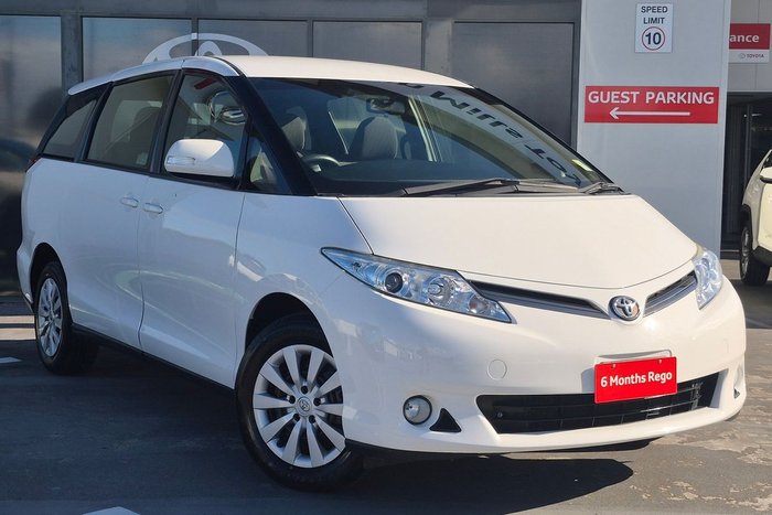2017 Toyota Tarago GLi
