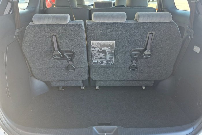 2017 Toyota Tarago GLi