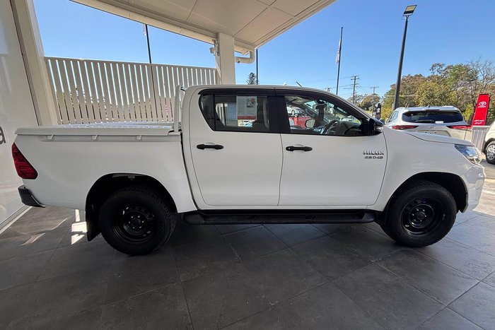 2020 Toyota Hilux SR