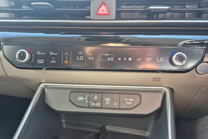 2024 Kia Carnival GT-Line HEV