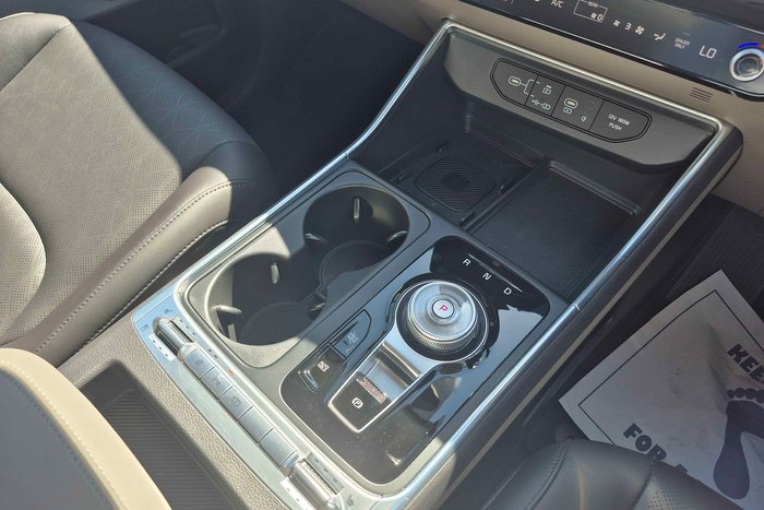 2024 Kia Carnival GT-Line HEV