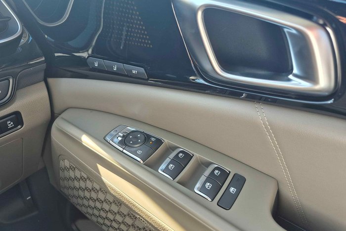 2024 Kia Carnival GT-Line HEV