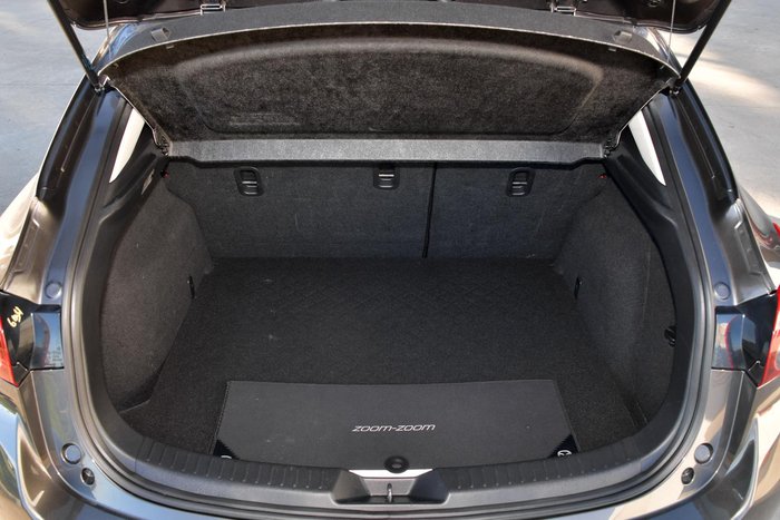 2014 Mazda 3 SP25 GT