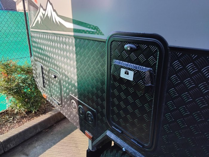 2025 Gold Class Caravans Ac17c Couples Full Off-Road Full Ensuite Sleeps 3