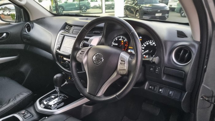 2020 Nissan Navara ST-X