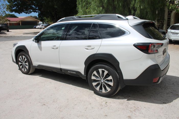 2025 Subaru Outback AWD Touring XT
