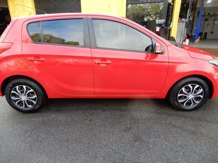 2014 Hyundai i20 Active PB MY14 Electric Red