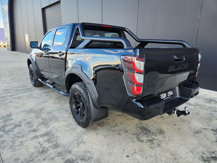 2025 Isuzu D-MAX BLADE