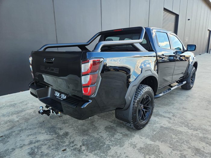 2025 Isuzu D-MAX BLADE