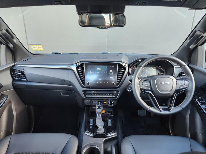 2025 Isuzu D-MAX BLADE