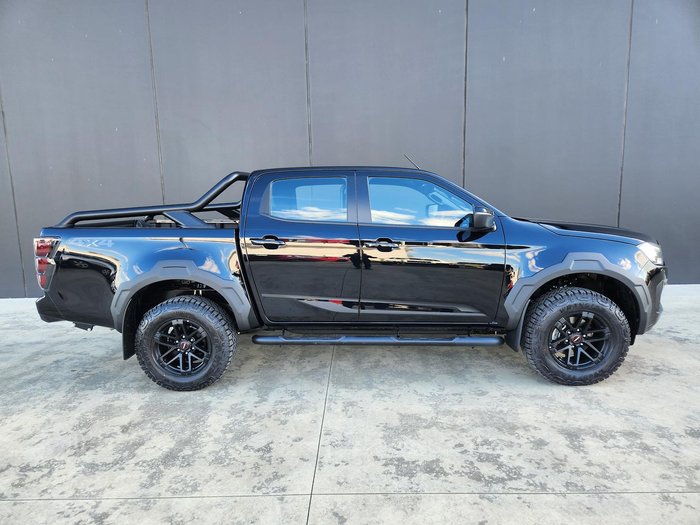2025 Isuzu D-MAX BLADE