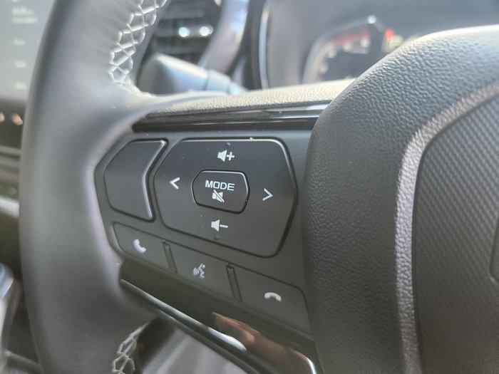 2025 Isuzu D-MAX BLADE