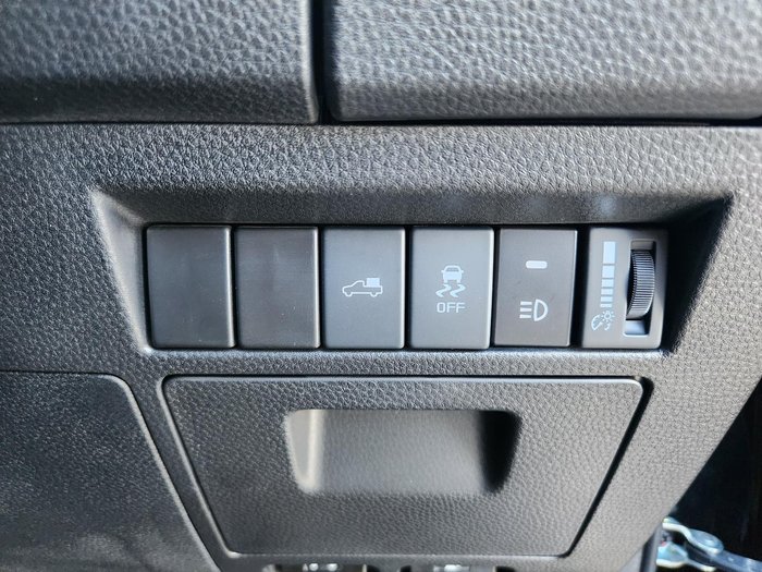 2025 Isuzu D-MAX BLADE