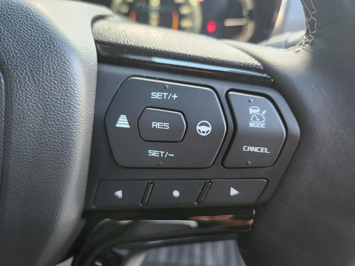 2025 Isuzu D-MAX BLADE