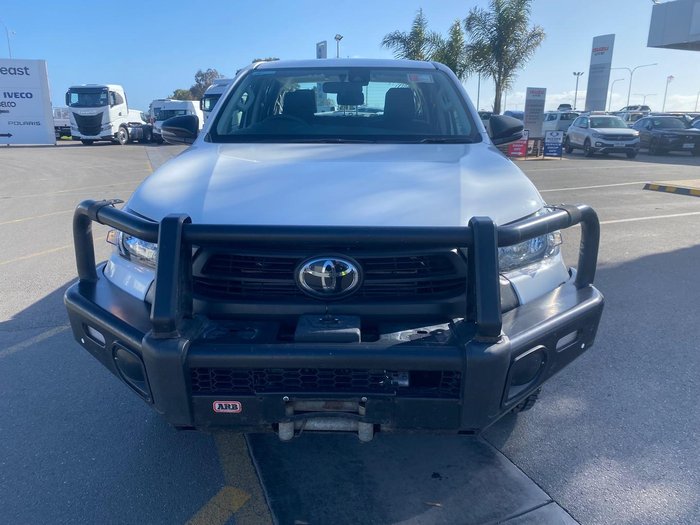 2024 Toyota Hilux SR