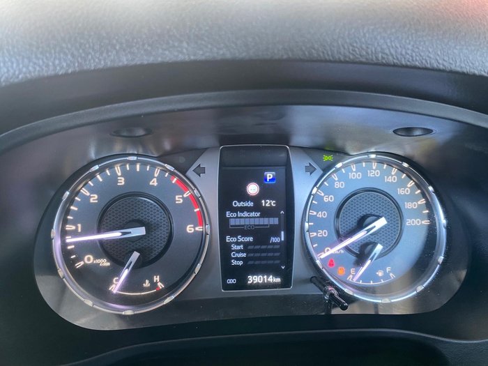 2024 Toyota Hilux SR