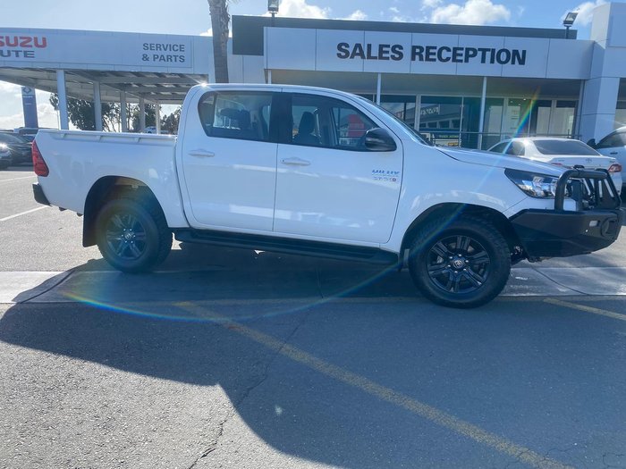 2024 Toyota Hilux SR