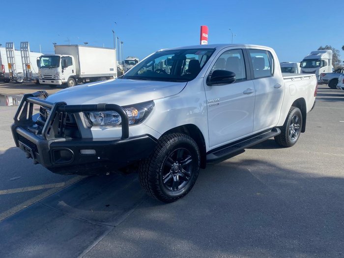 2024 Toyota Hilux SR