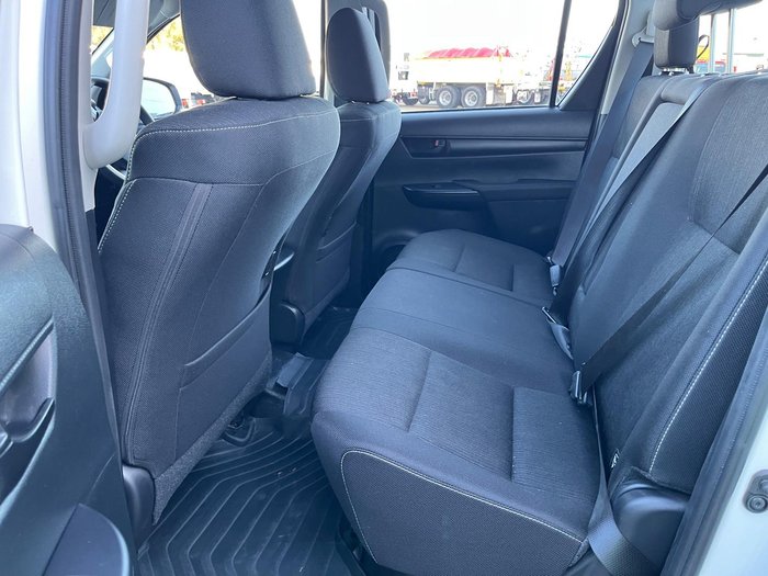 2024 Toyota Hilux SR