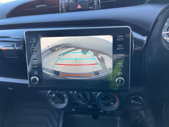 2024 Toyota Hilux SR