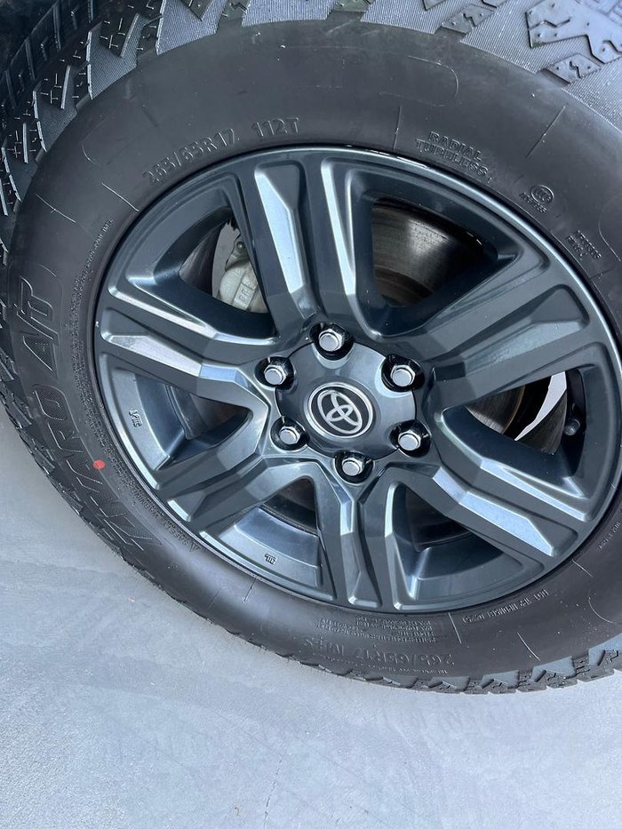 2024 Toyota Hilux SR