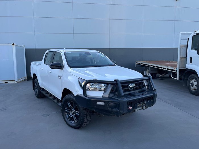 2024 Toyota Hilux SR