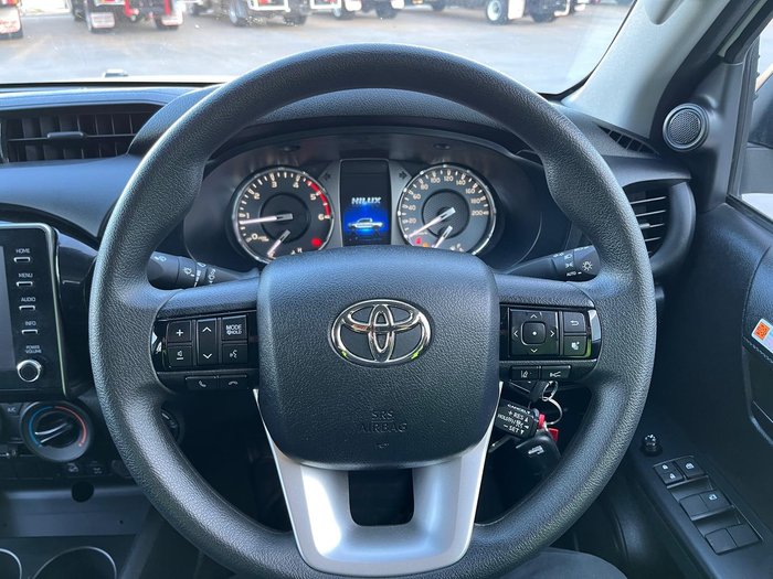 2024 Toyota Hilux SR