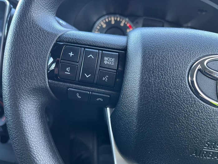 2024 Toyota Hilux SR