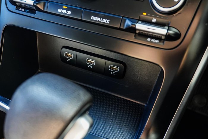 2022 Kia Carnival S