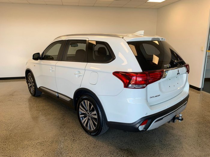 2019 MITSUBISHI OUTLANDER ES ADAS 5 SEAT 2WD