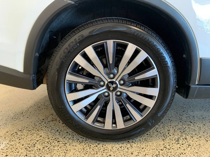 2019 MITSUBISHI OUTLANDER ES ADAS 5 SEAT 2WD