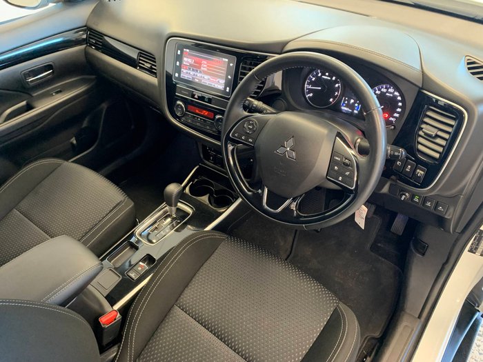 2019 MITSUBISHI OUTLANDER ES ADAS 5 SEAT 2WD