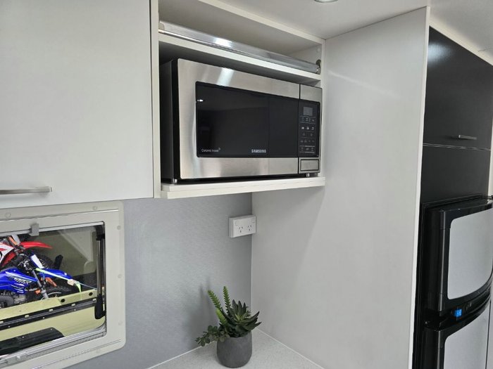 2016 NEW AGE CARAVANS MANTA RAY MR19E-SE