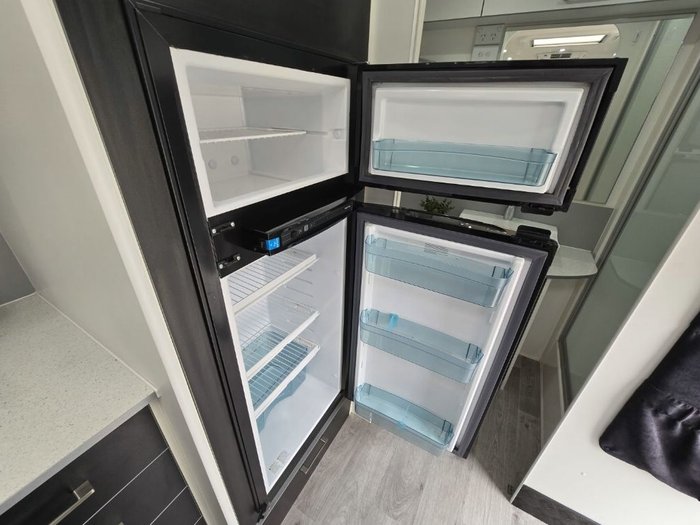 2016 NEW AGE CARAVANS MANTA RAY MR19E-SE