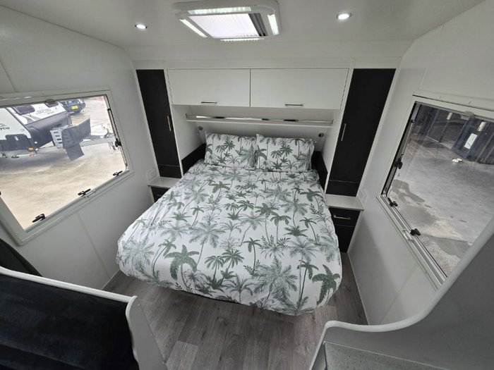 2016 NEW AGE CARAVANS MANTA RAY MR19E-SE