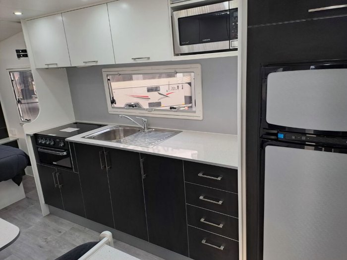 2016 NEW AGE CARAVANS MANTA RAY MR19E-SE GREY