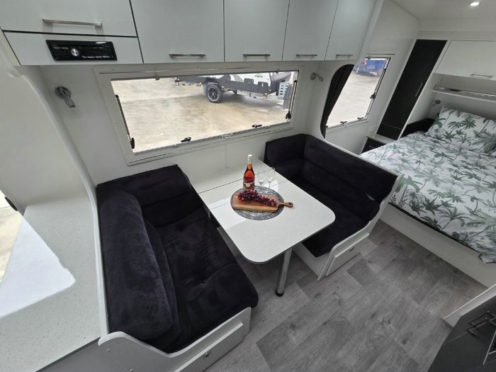 2016 NEW AGE CARAVANS MANTA RAY MR19E-SE
