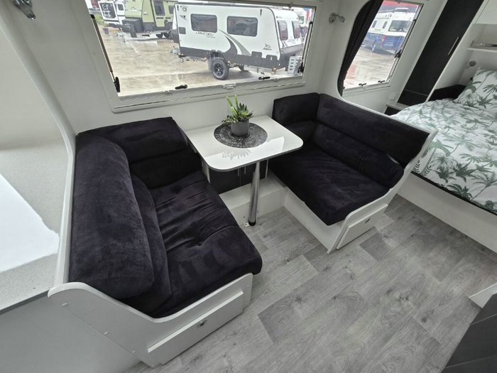 2016 NEW AGE CARAVANS MANTA RAY MR19E-SE