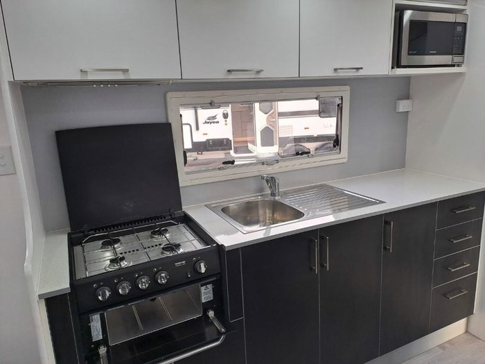 2016 NEW AGE CARAVANS MANTA RAY MR19E-SE GREY