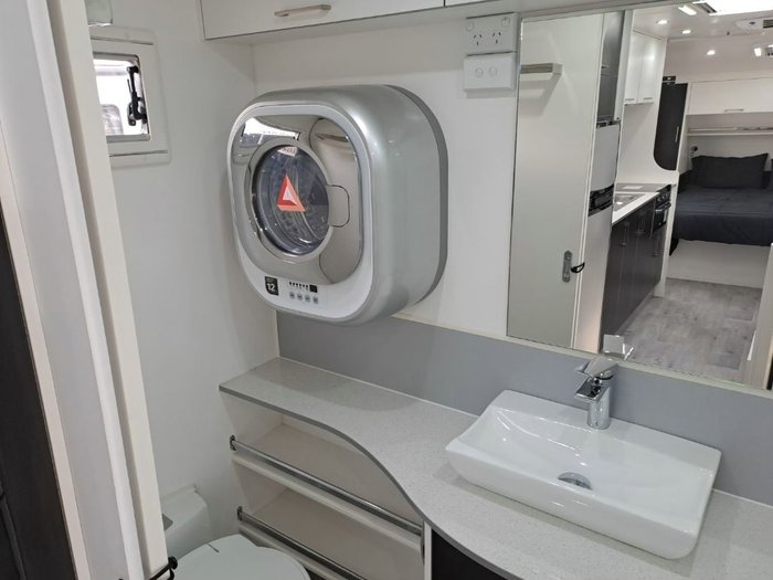 2016 NEW AGE CARAVANS MANTA RAY MR19E-SE GREY