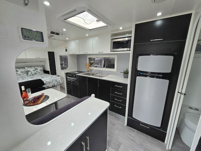 2016 NEW AGE CARAVANS MANTA RAY MR19E-SE