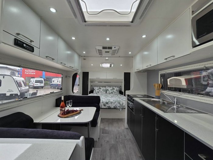 2016 NEW AGE CARAVANS MANTA RAY MR19E-SE