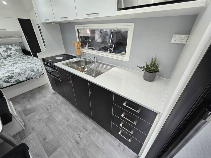 2016 NEW AGE CARAVANS MANTA RAY MR19E-SE