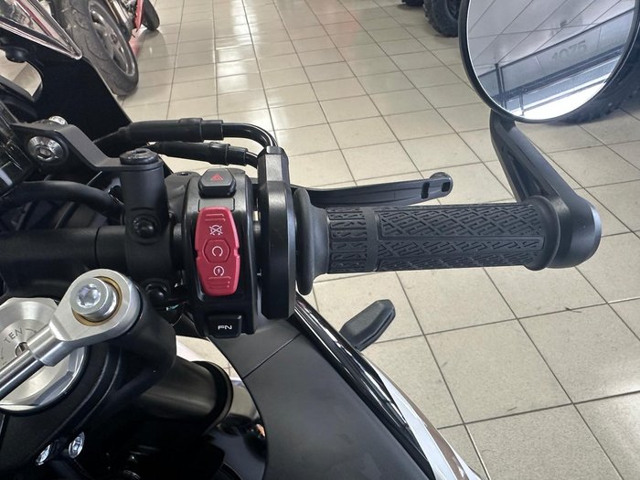 2025 CFMOTO 500 SR Voom SR White
