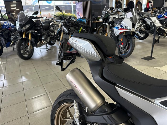 2025 CFMOTO 500 SR Voom SR White